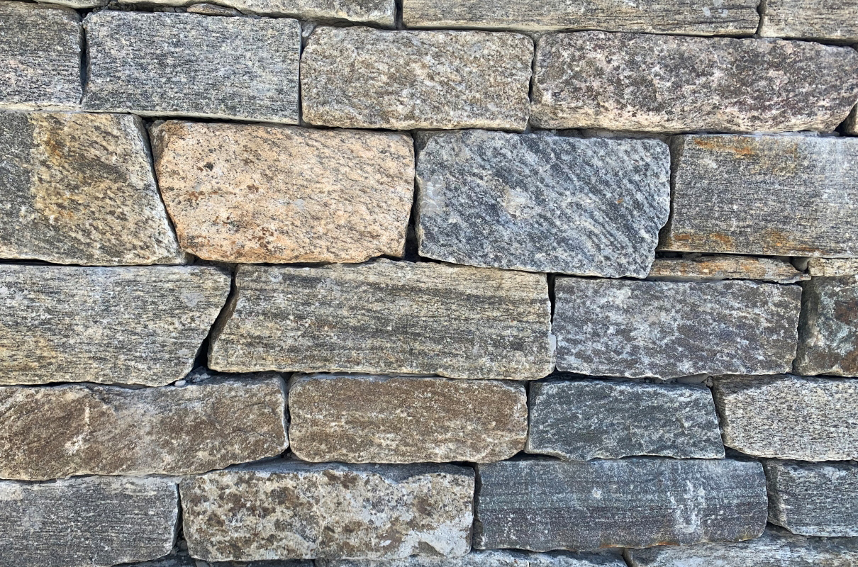 BEDFORD HILLS GRANITE WALL ROCK